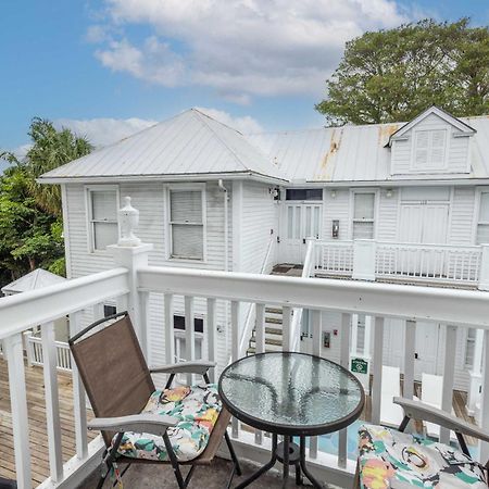 Classic King With Balcony At Curry Mansion Key West Exterior photo