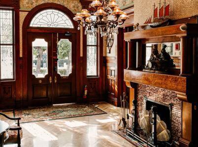 Classic King With Balcony At Curry Mansion Key West Exterior photo