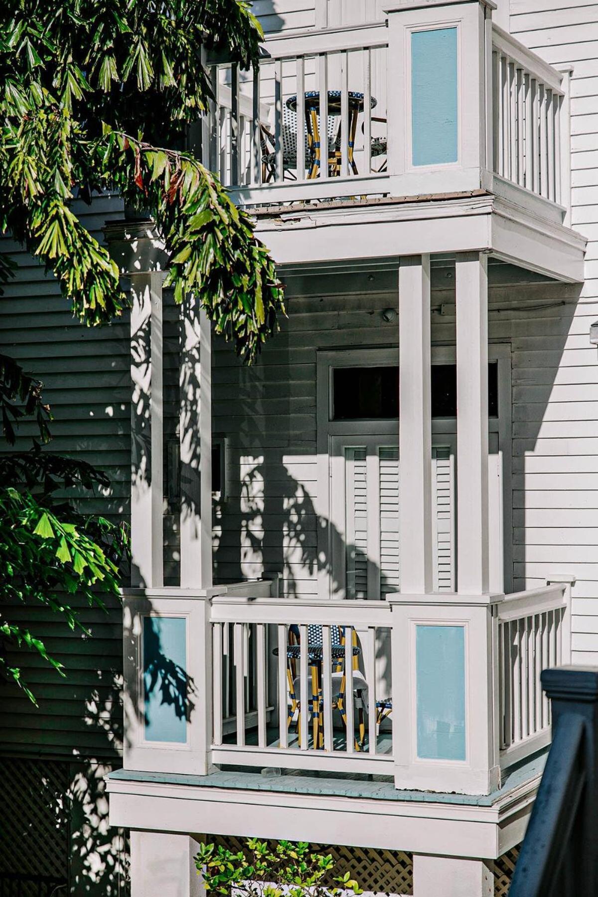 Classic King With Balcony At Curry Mansion Key West Exterior photo